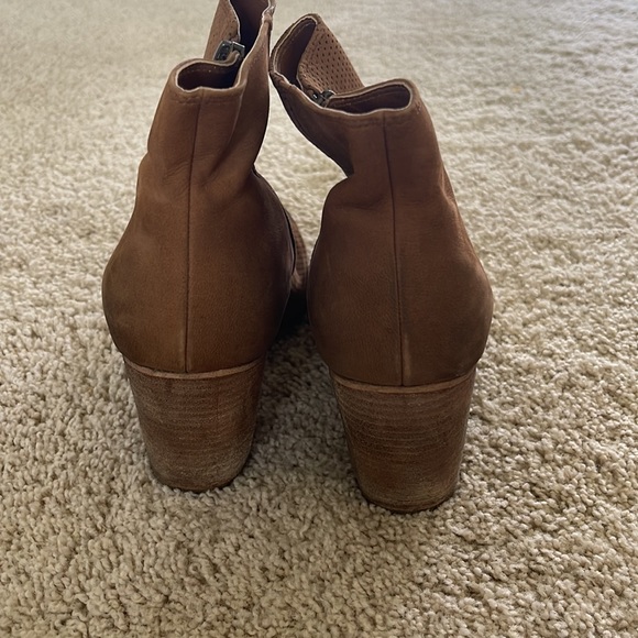 Tan Distressed BP Trolley Boots - Picture 3 of 8